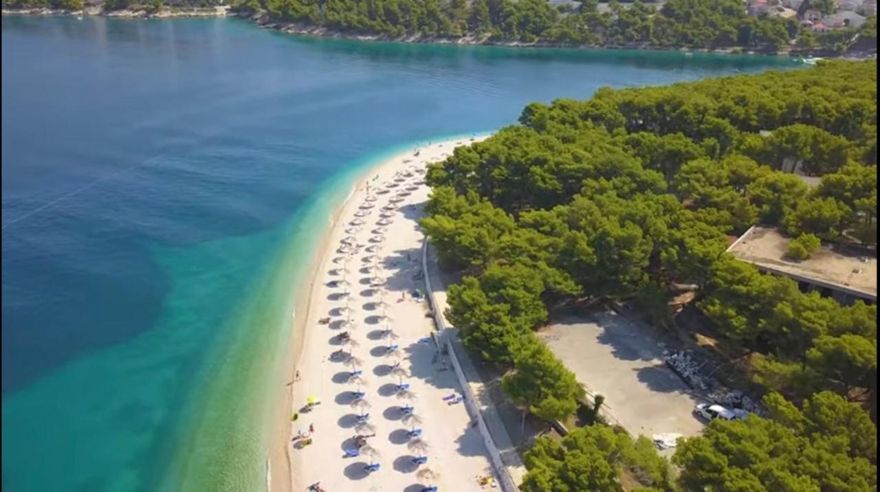 Holiday House Boost With Heated Pool Klis Esterno foto