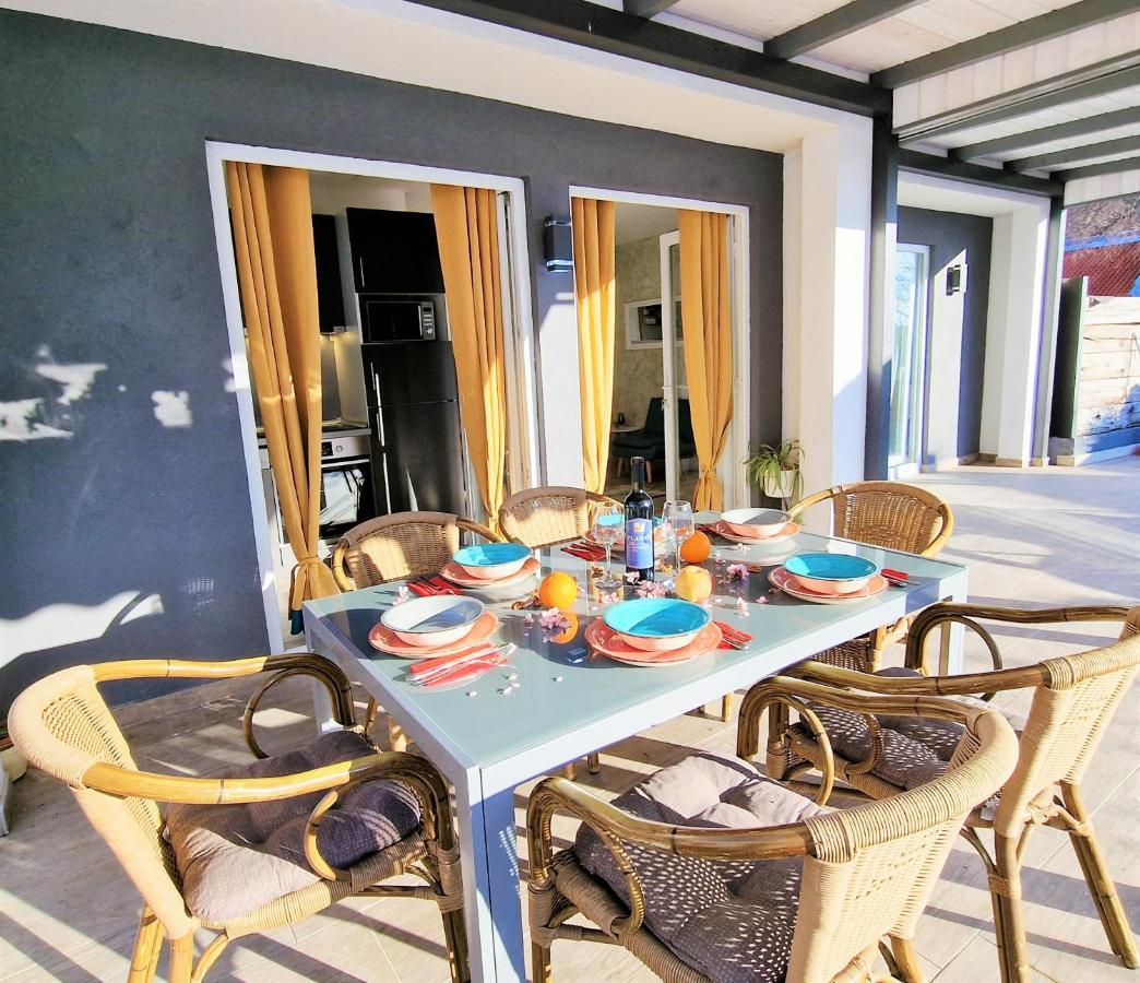 Holiday House Boost With Heated Pool Klis Esterno foto